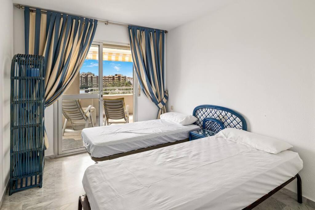 Amazing 3br, 2 Bath Apart, Close To The Sea Apartment