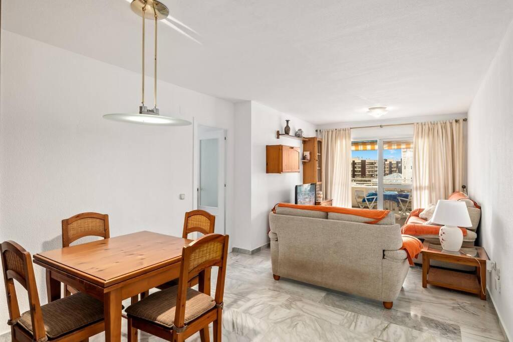 Amazing 3br, 2 Bath Apart, Close To The Sea Apartment