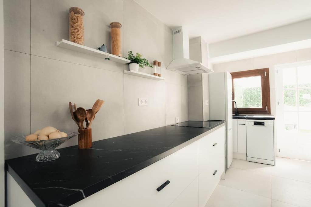 Modern Andalusian House One Minute From The *