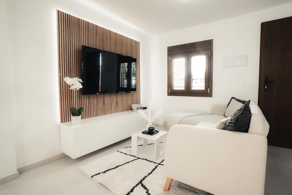 Modern Andalusian House One Minute From The