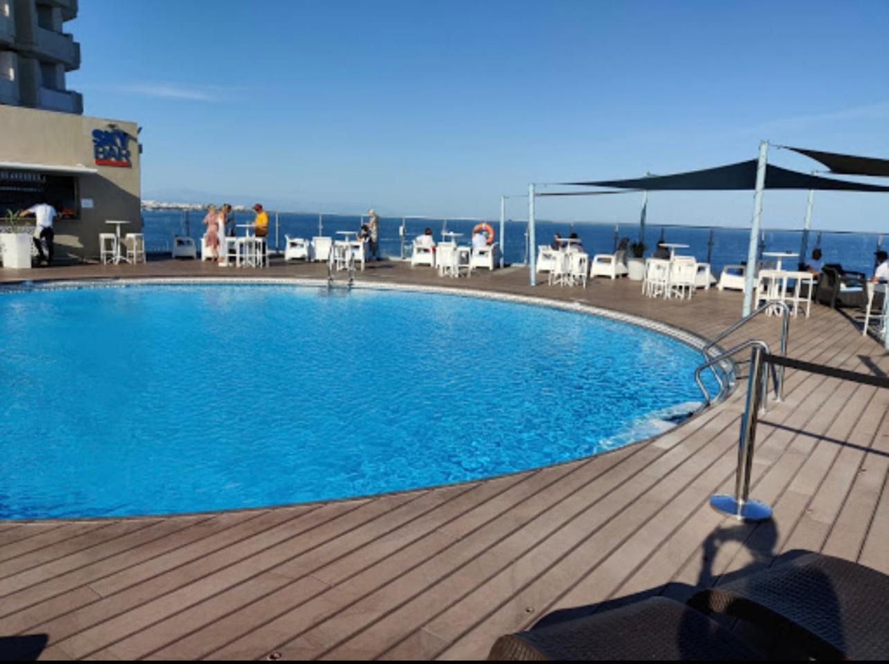 Appartement Sunny Beachside Retreat With Mountain And Sea Views Fuengirola