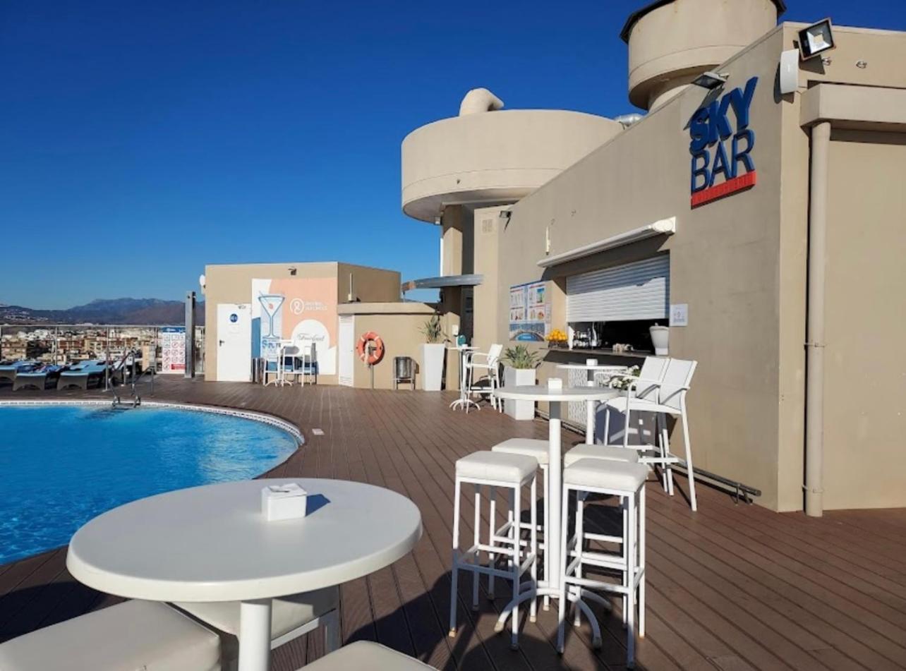 Sunny Beachside Retreat With Mountain And Sea Views Appartement Fuengirola