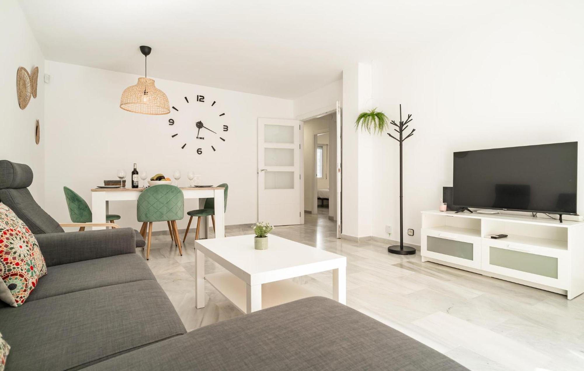 Apartamento 2 Bedroom Lovely In *