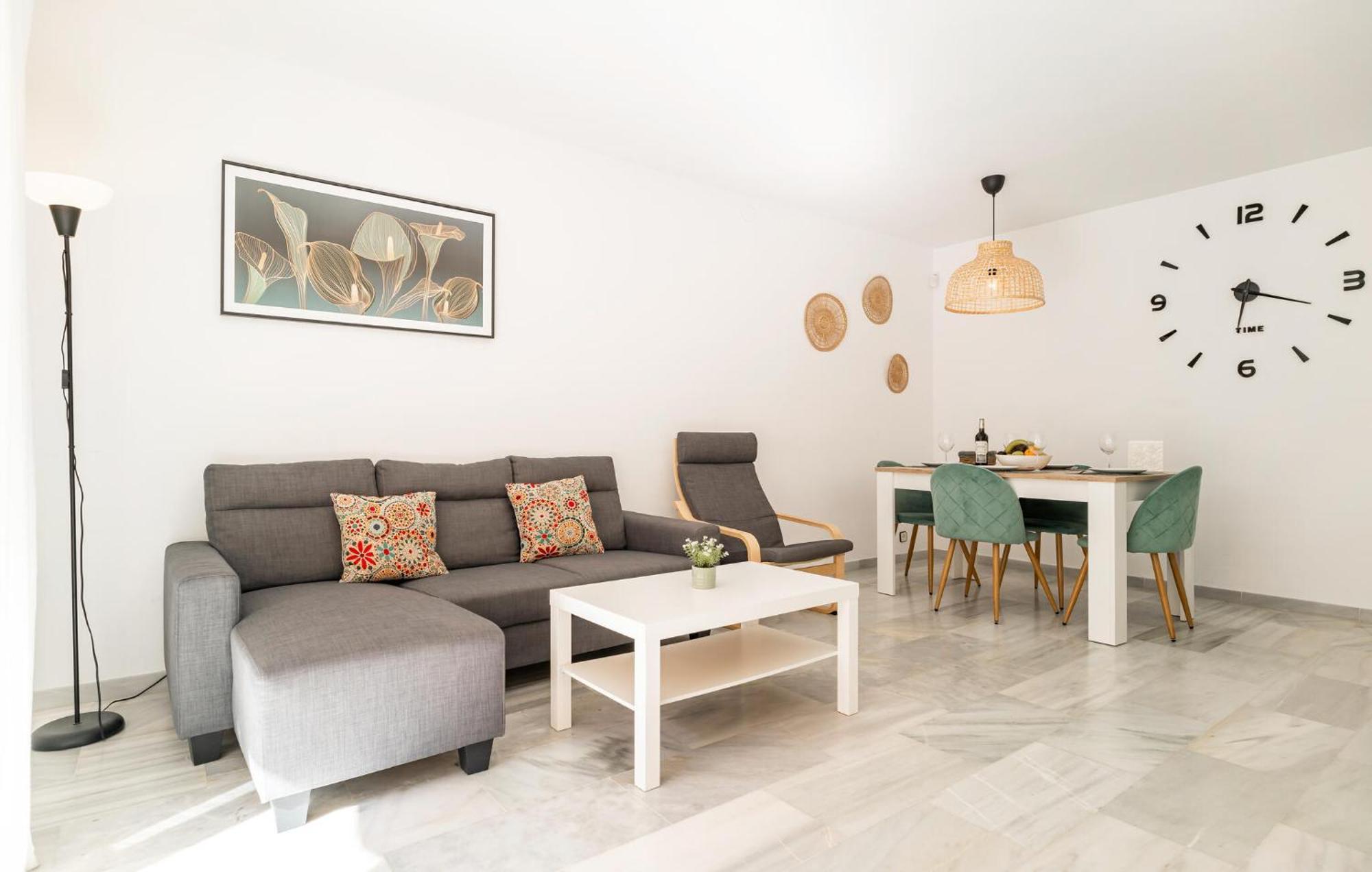 2 Bedroom Lovely In * Fuengirola