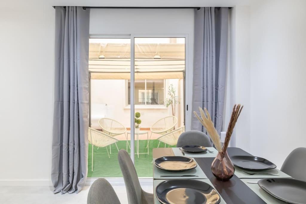Beautiful 2br - 20 Meters From - In Center Huoneisto Fuengirola