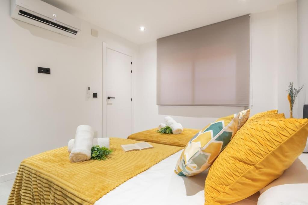Beautiful 2br - 20 Meters From - In Center Huoneisto Fuengirola