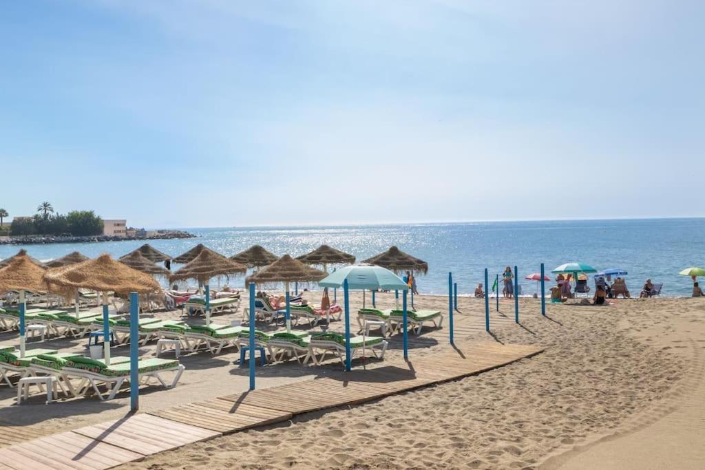 Huoneisto Beautiful 2br - 20 Meters From - In Center