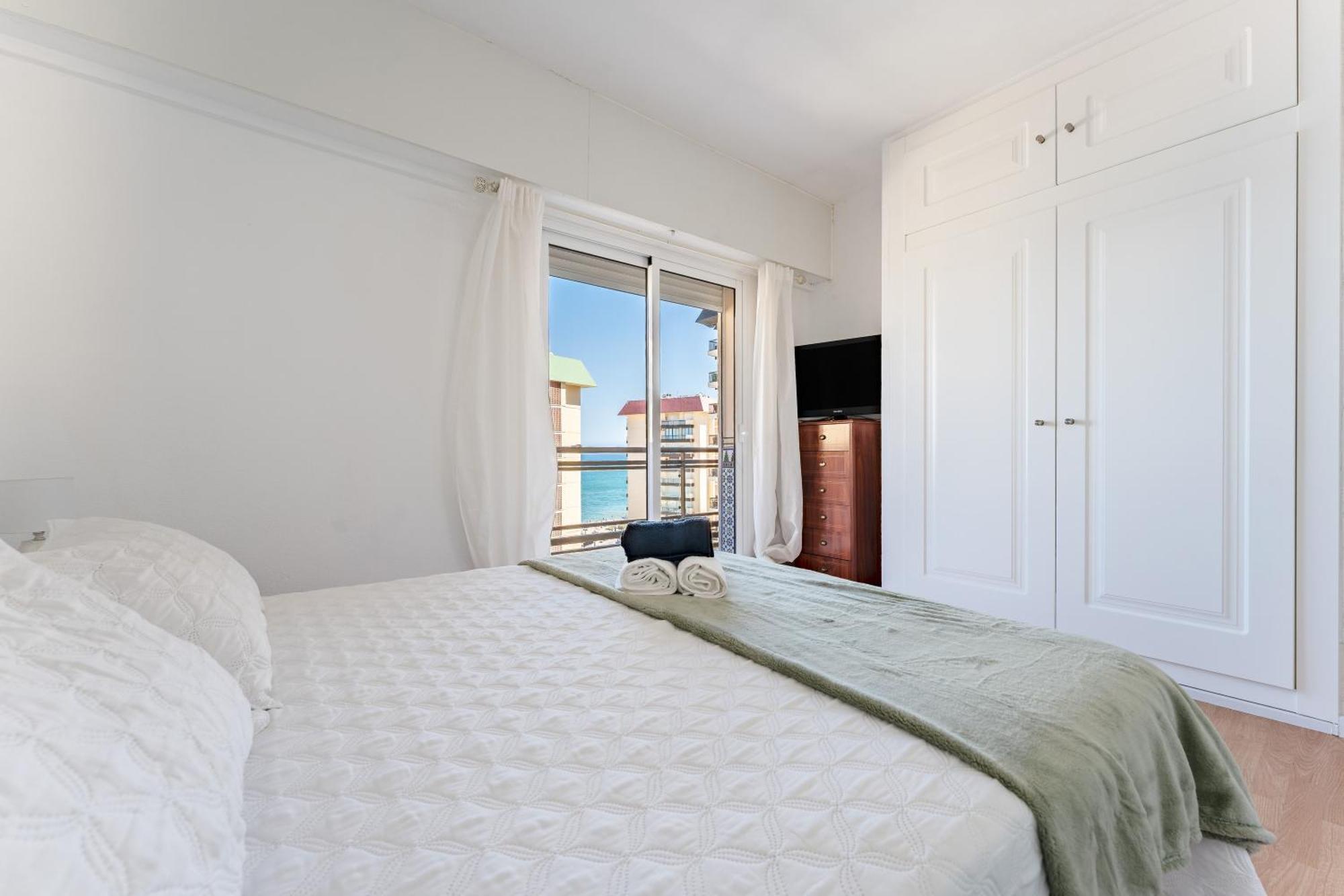 2 Bed 1 Bath Very Bright * Fuengirola