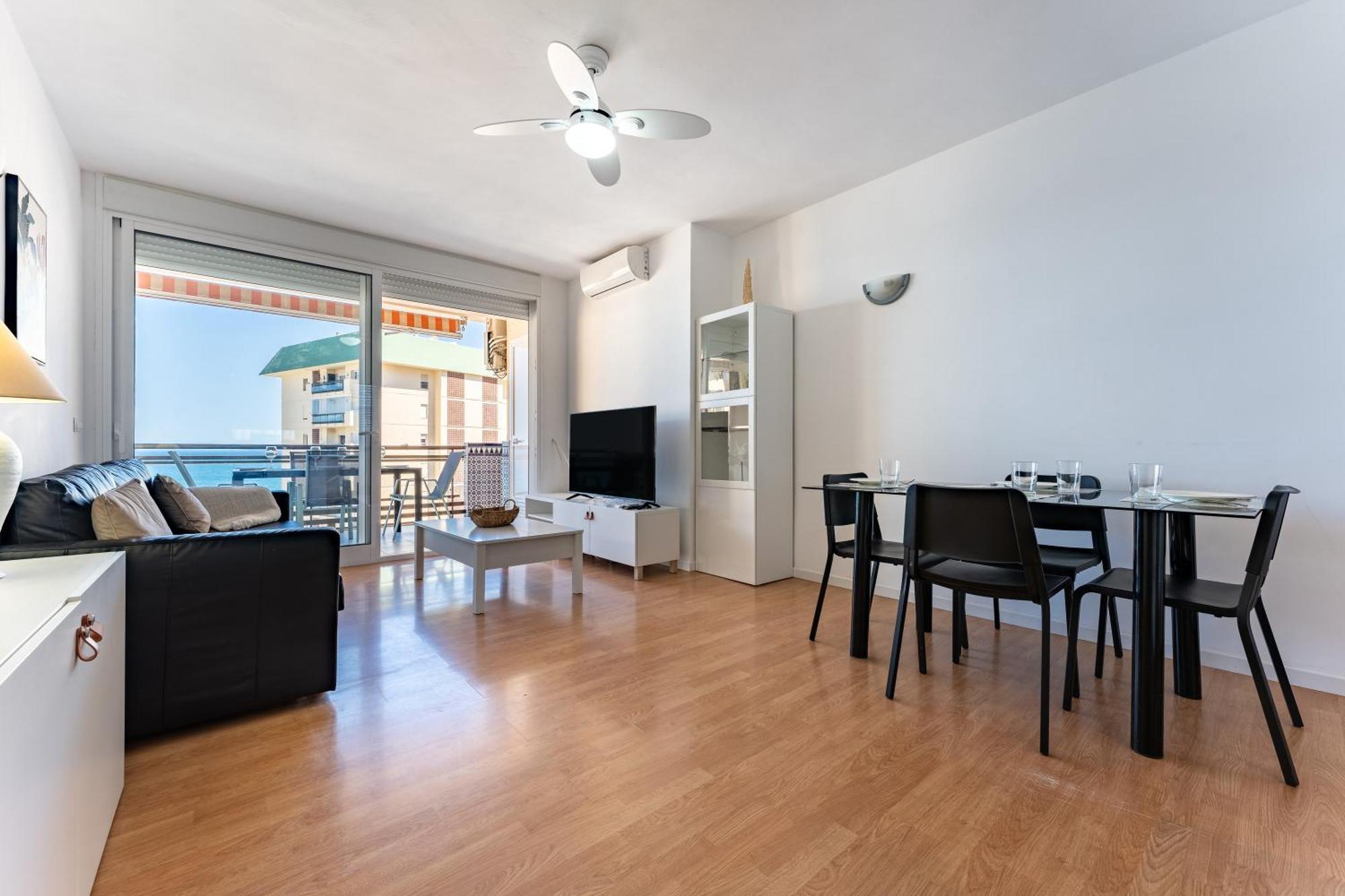 Apartment 2 Bed 1 Bath Very Bright Fuengirola