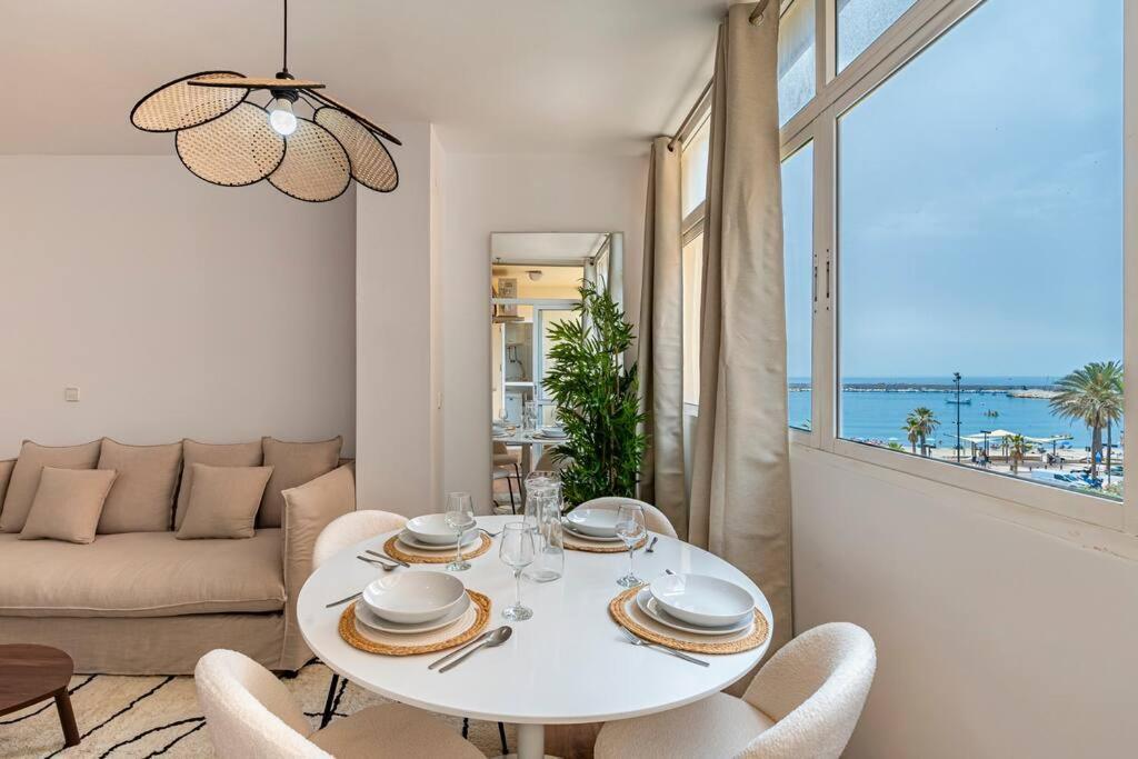 Cozy In With Views Apartment