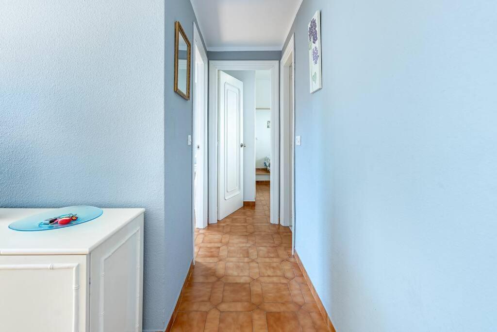Apartment Spacious With Pool, 3 Min From The