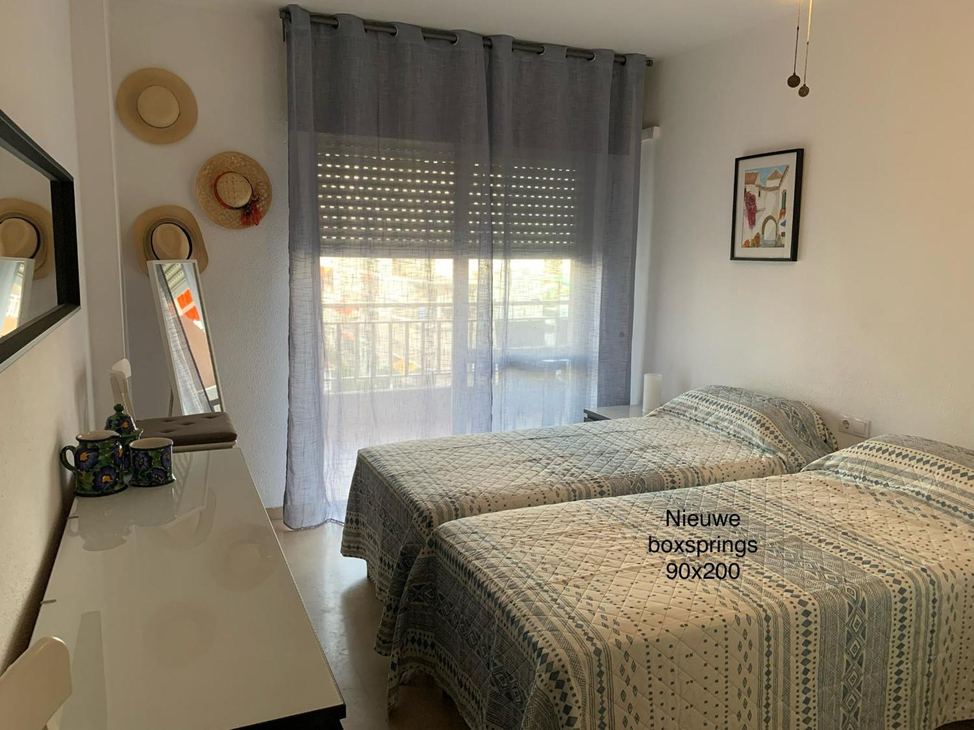 Palm Apartment, 1 Bedroom, Pool, Beautiful Garden, Parking Apartment Fuengirola