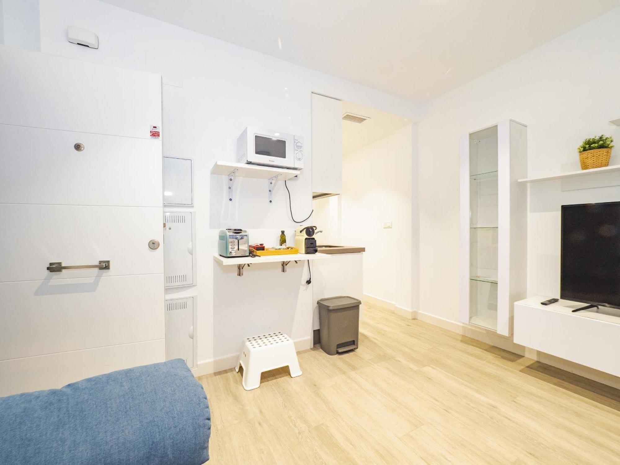 Cubo's Front Line Apartment *