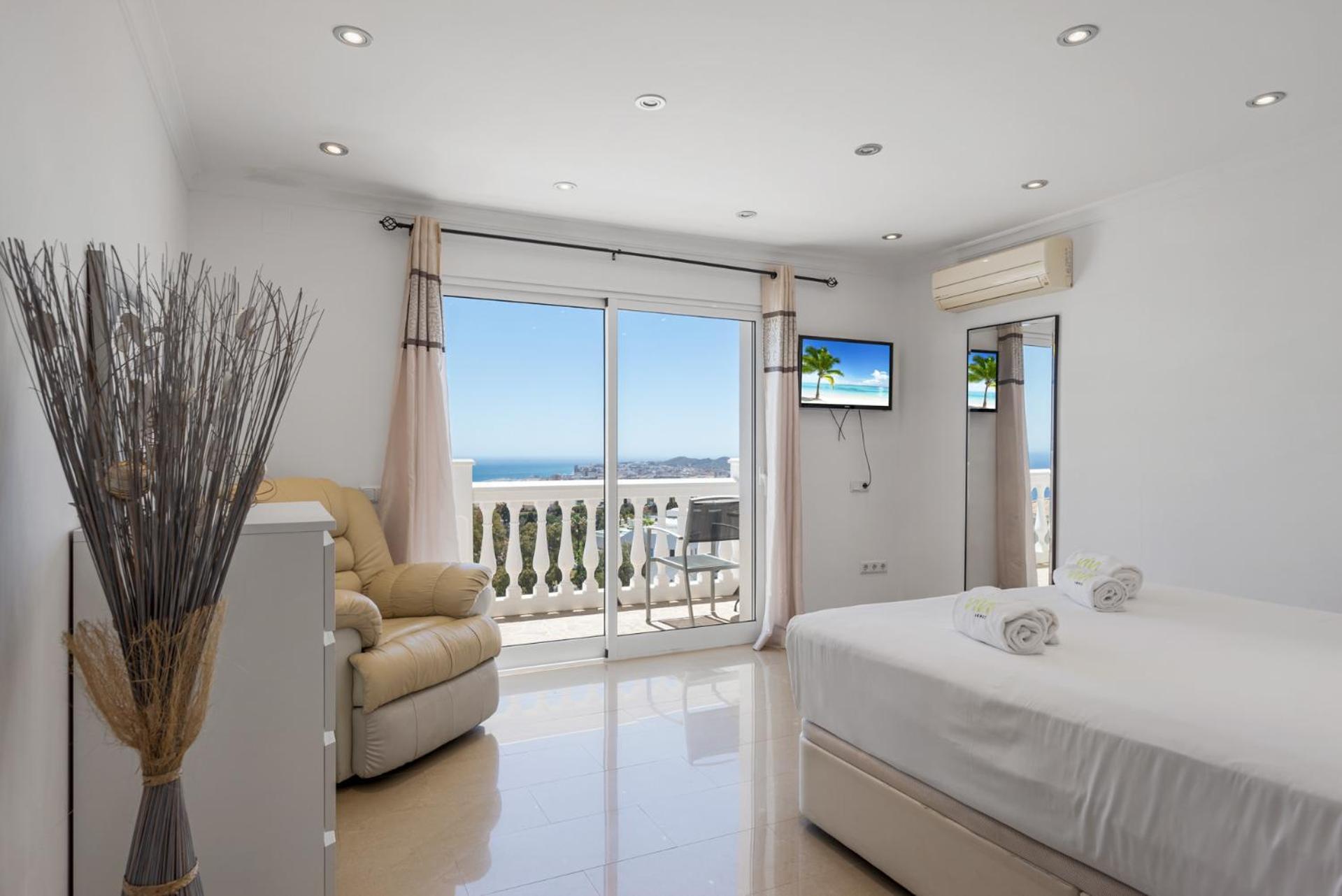 Villa De Haro - Garden, Terrace, Pool & Sea View