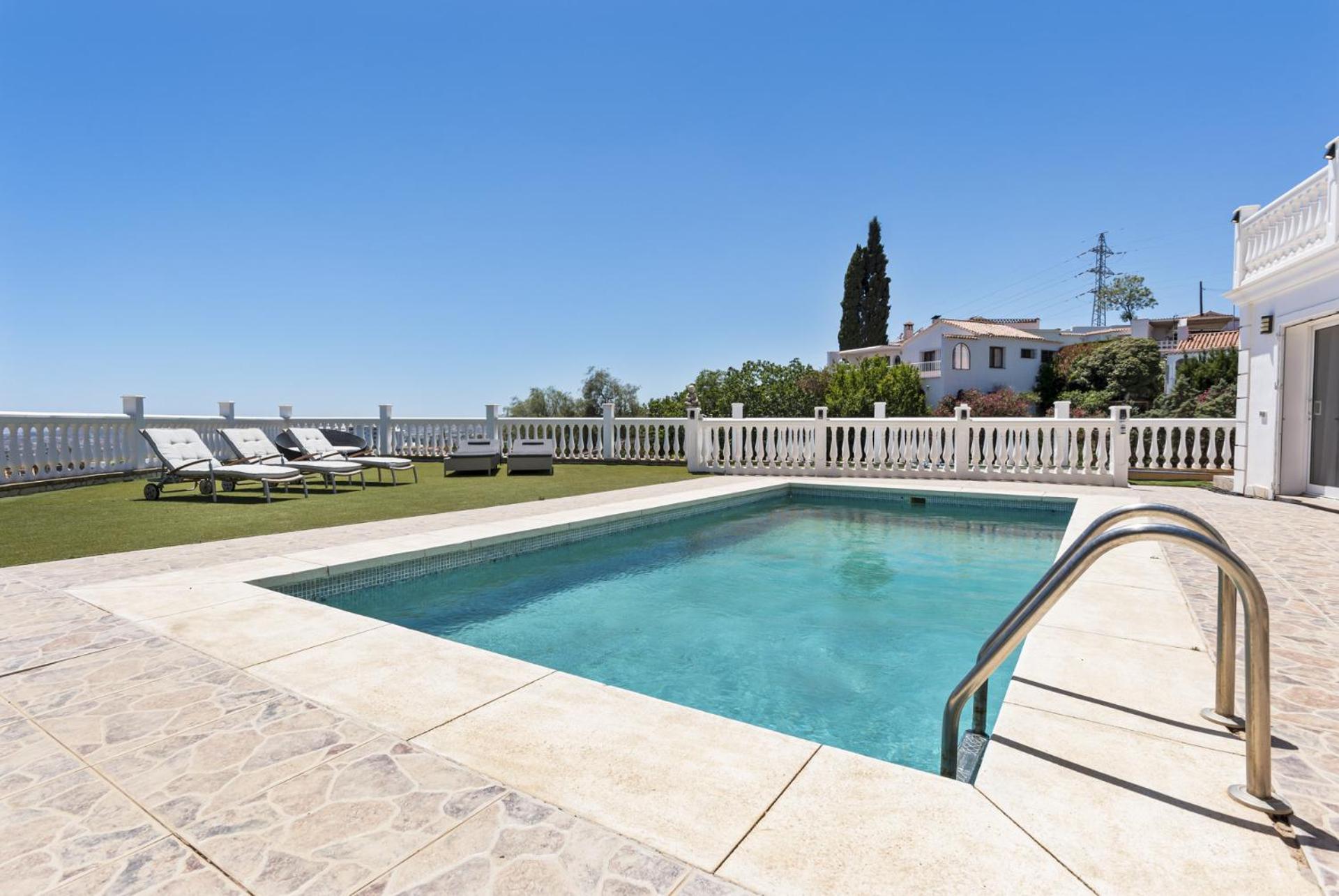 De Haro - Garden, Terrace, Pool & Sea View Villa