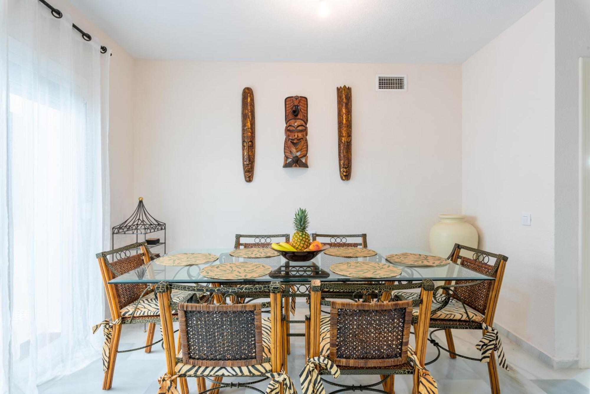 Aquamijas Retreat - Modern Comfort Near Aguamijas Water Park *