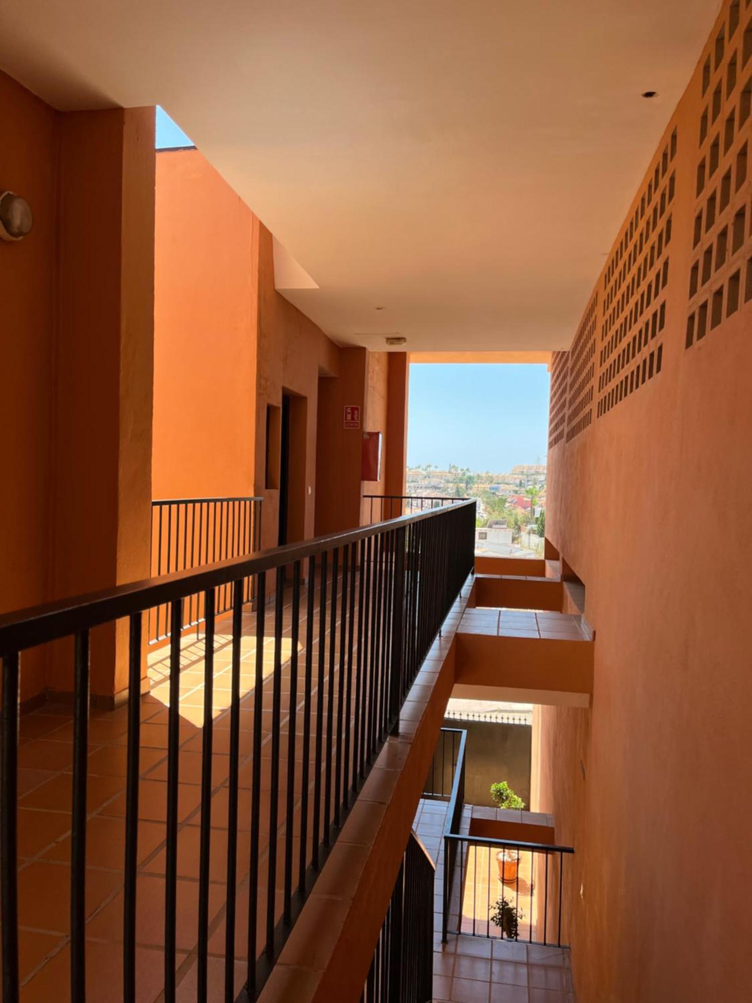 Atico Con Vistas Al Mar Y Con Piscina Frente A Castillo Sohail *