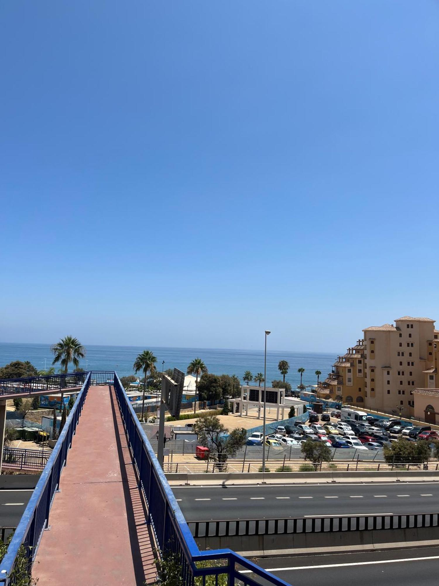 Apartamento Atico Con Vistas Al Mar Y Con Piscina Frente A Castillo Sohail *