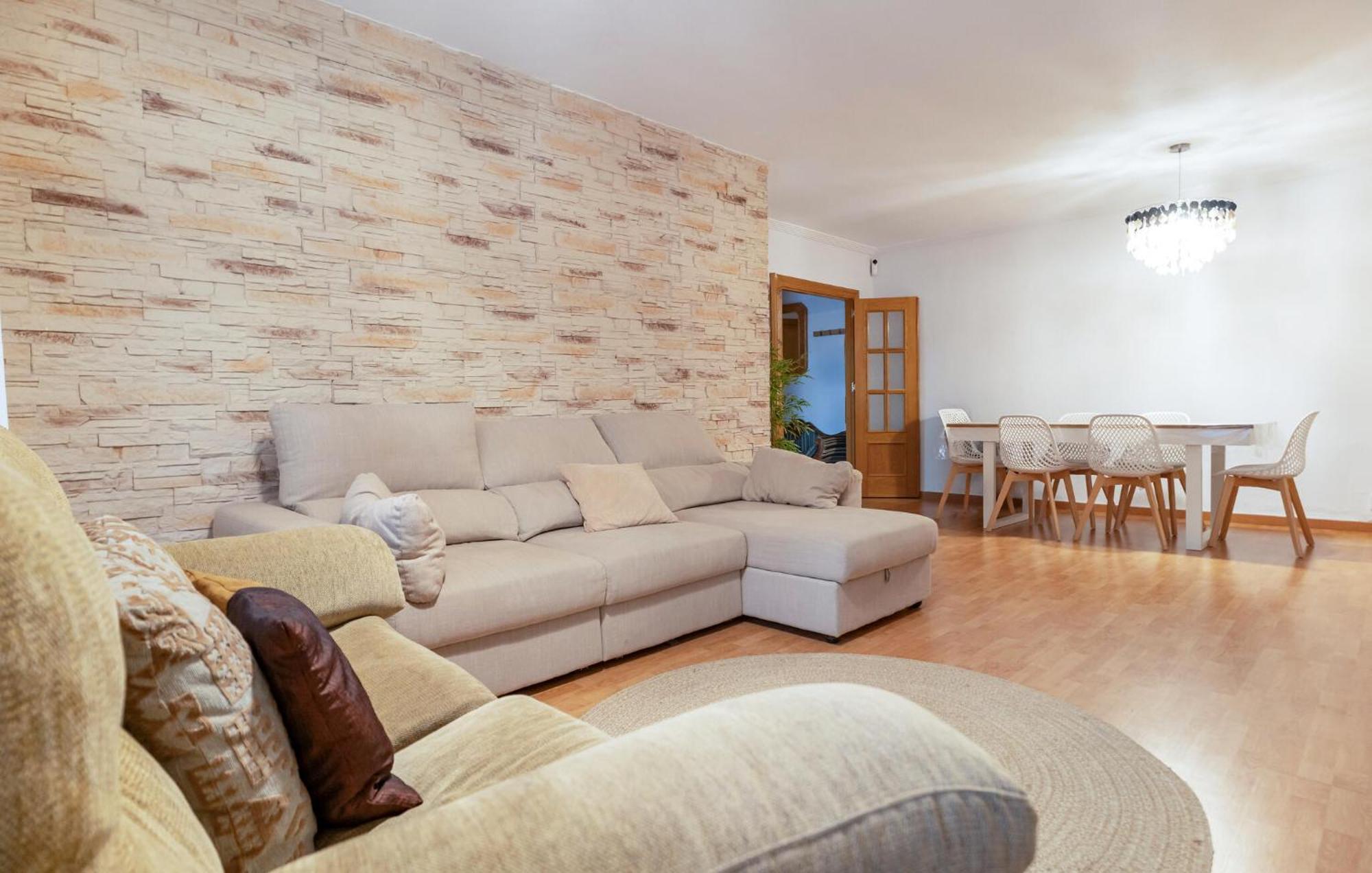 In With Wifi * Fuengirola