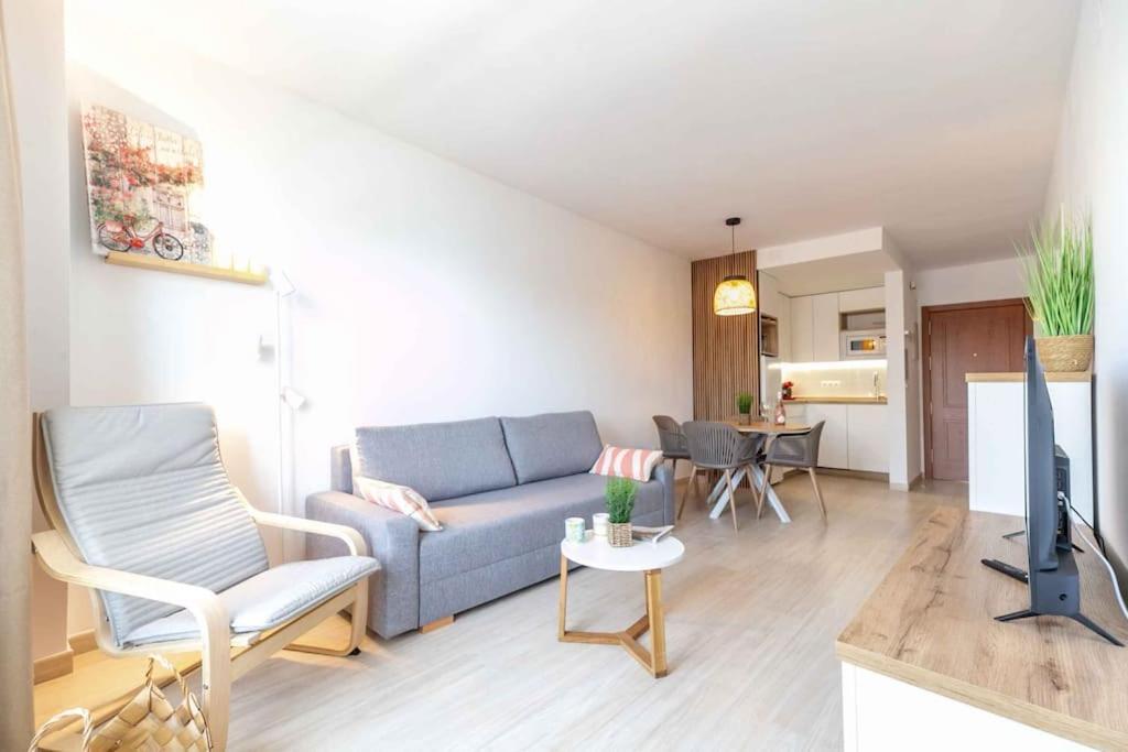 118 - Modern Beachfront
