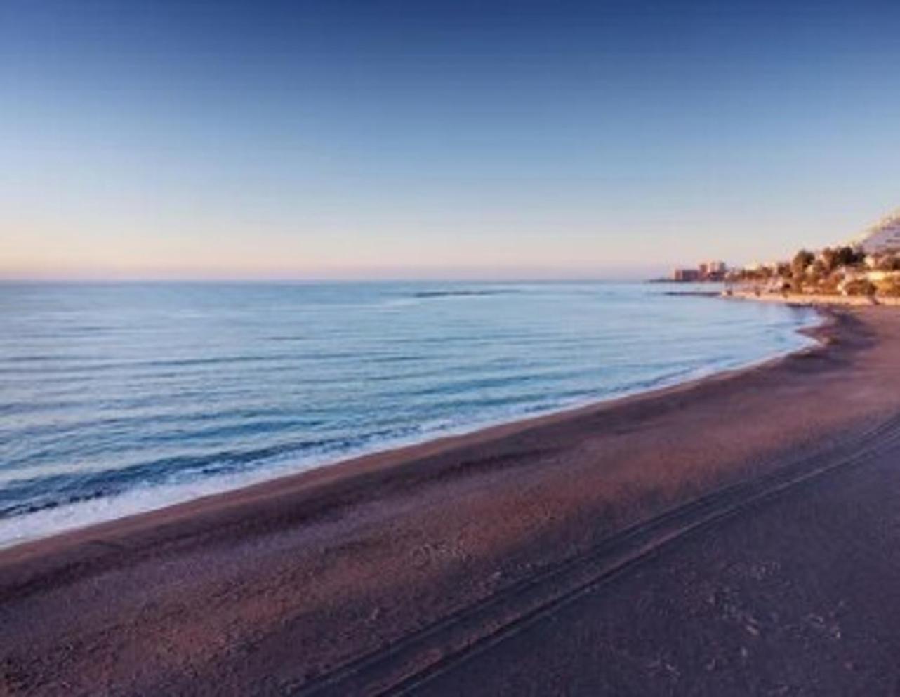 First Line Beach With Sea View Huoneisto Fuengirola