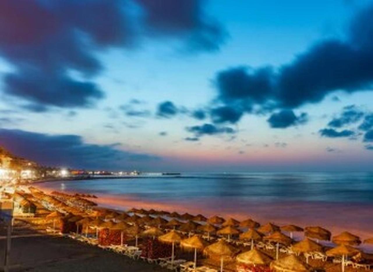 First Line Beach With Sea View Huoneisto Fuengirola