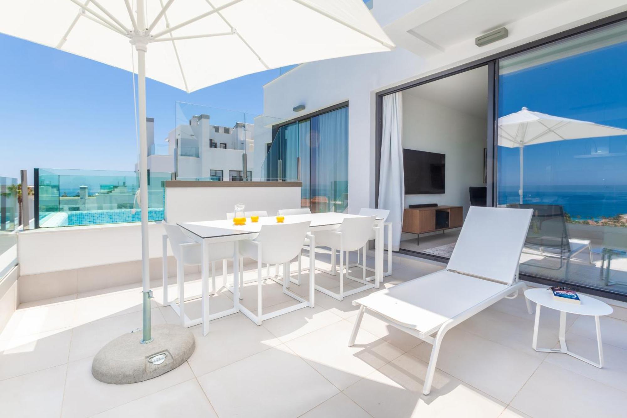 Seaview With Private Pool Apartahotel