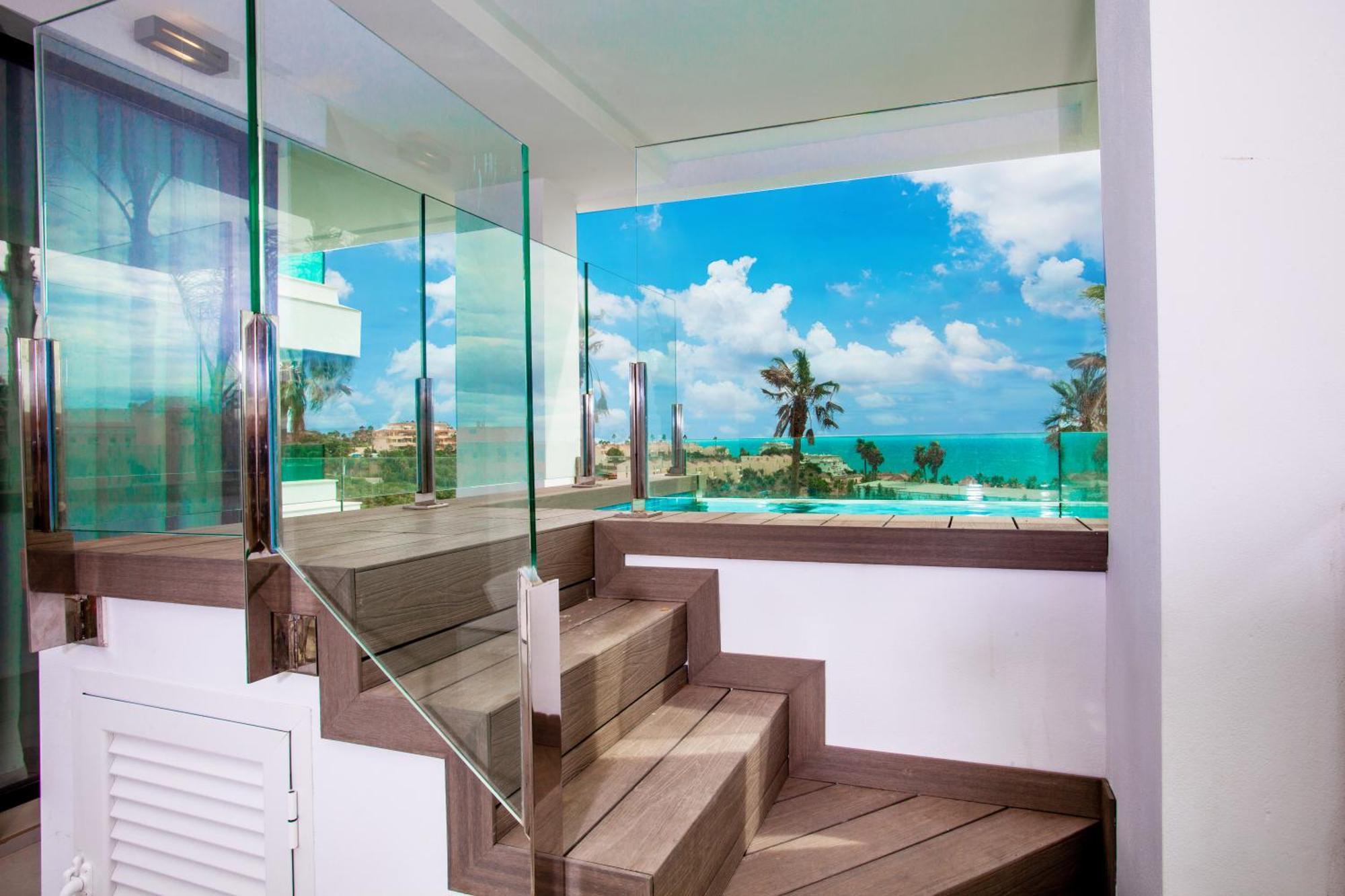 Aparthotel Seaview With Private Pool *
