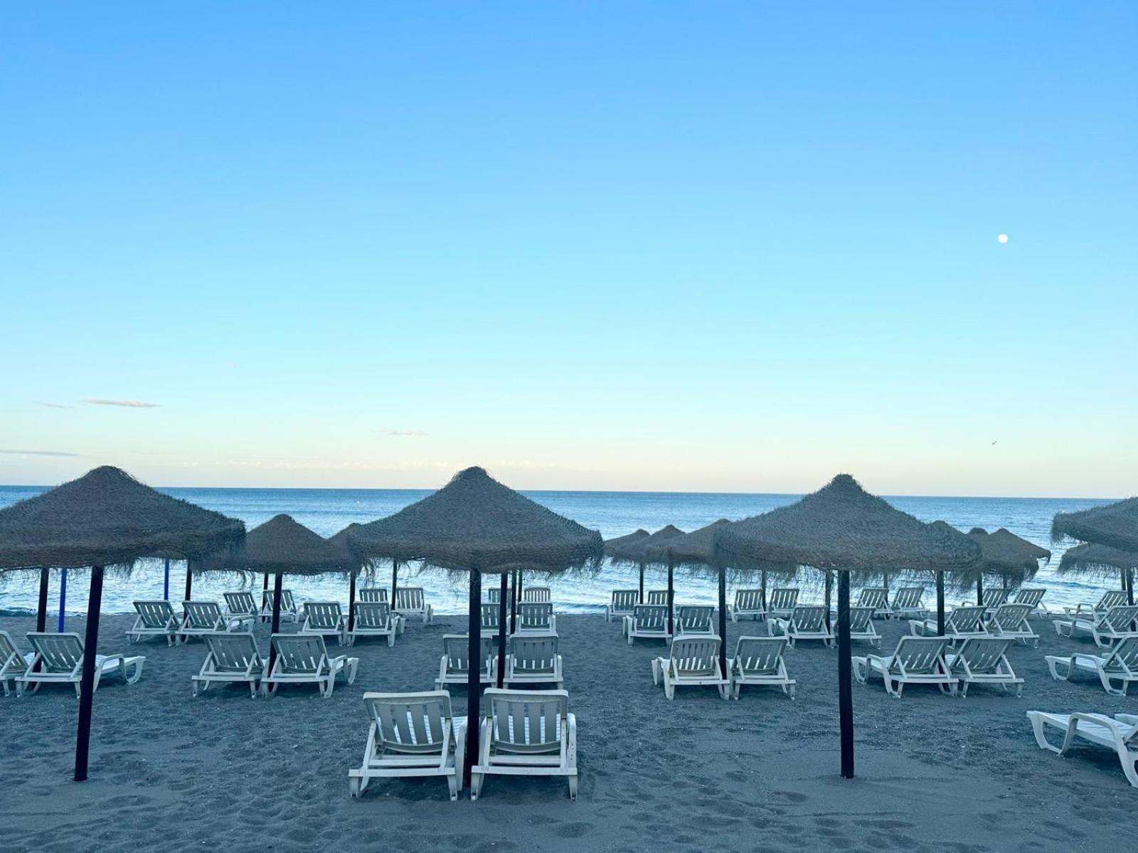 Costa Del Sol Seaside - 5 Mins From