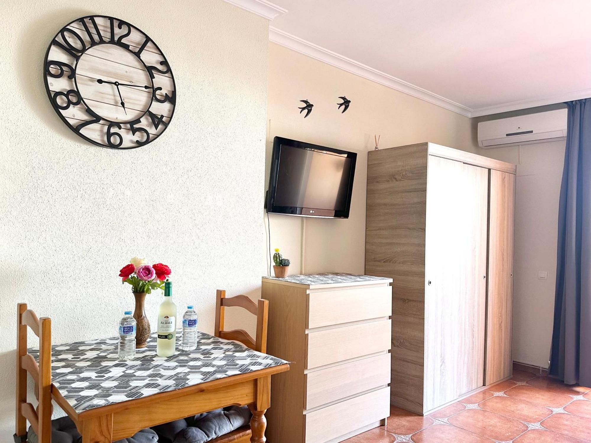 Costa Del Sol Seaside - 5 Mins From * Fuengirola