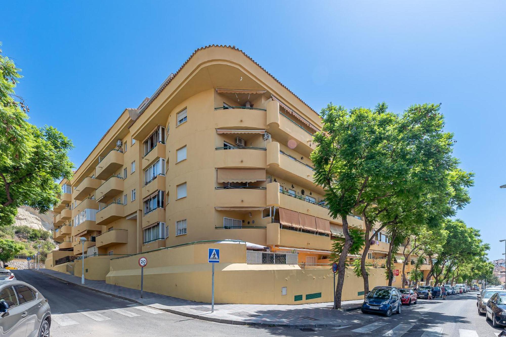 Beautiful 2 Bed Pacos Fuengirola