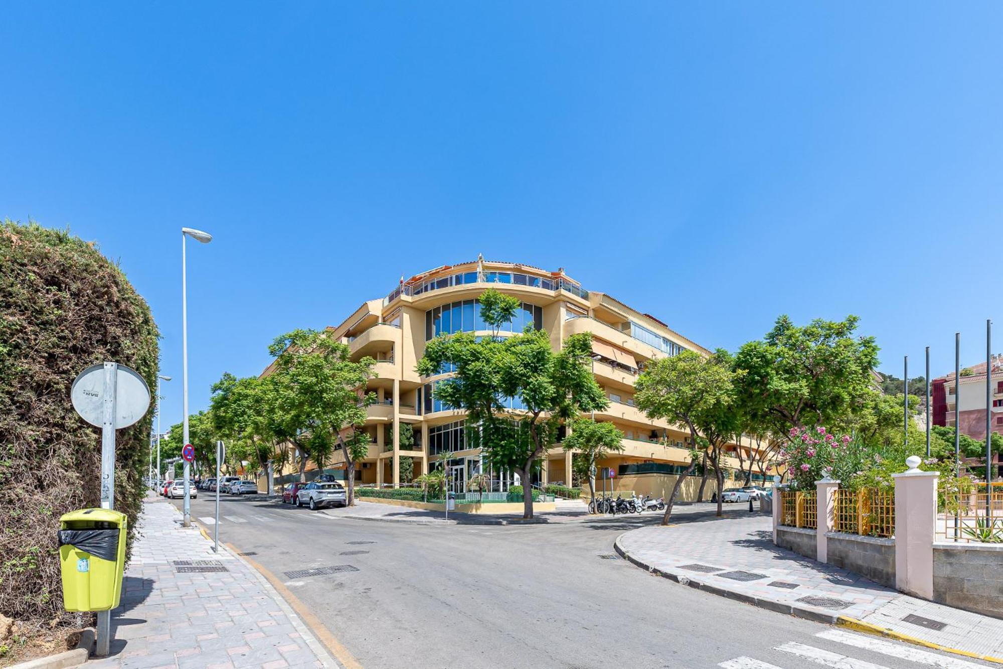 Beautiful 2 Bed Pacos Fuengirola
