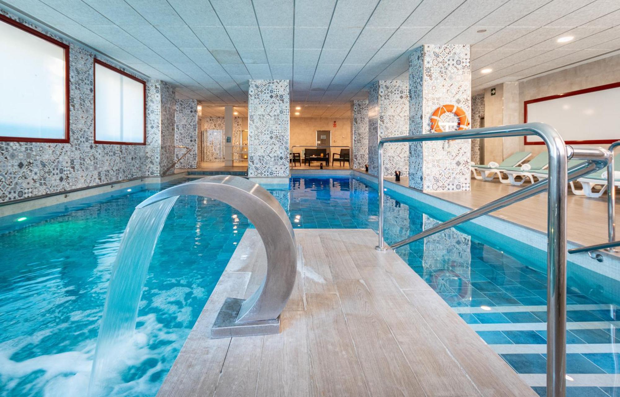 Angela - Adults Recommended 4* Fuengirola