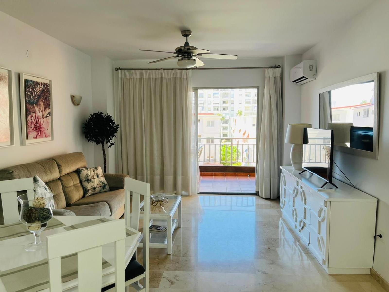 Palm Apartment *