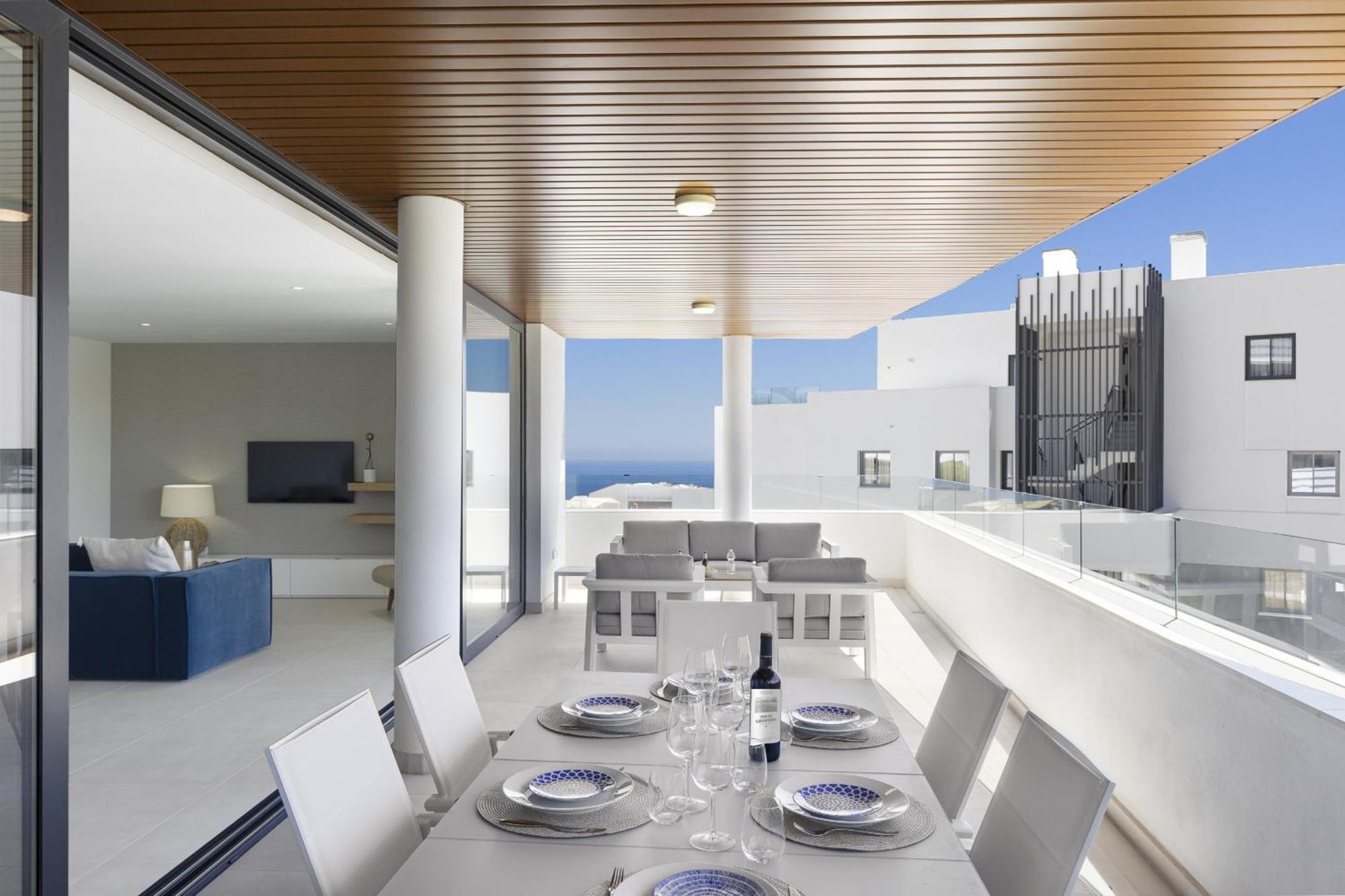 Exclusive 3-bedroom In Higueron