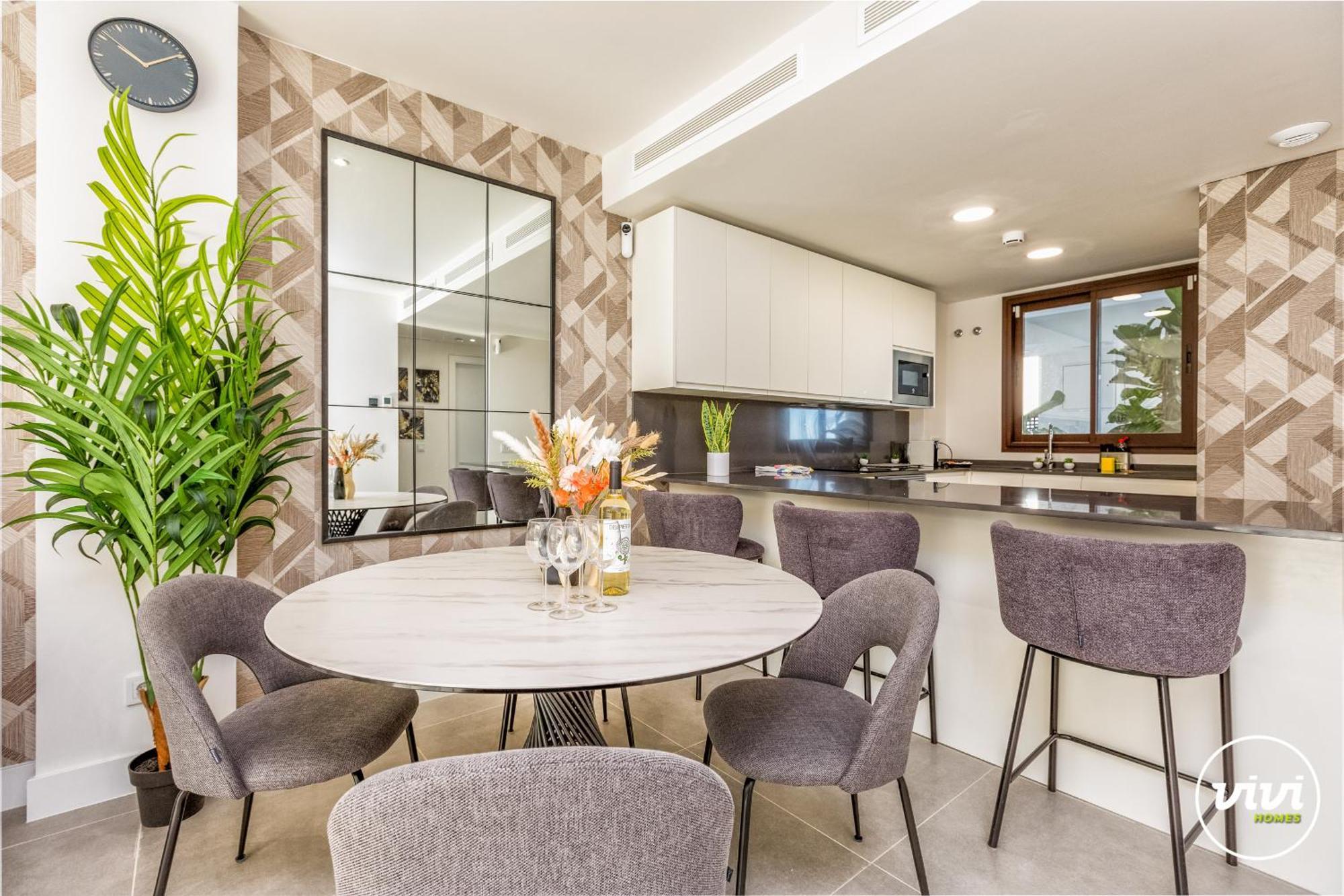 Vivi Homes - Apollo Luxury, Pool, Gym &