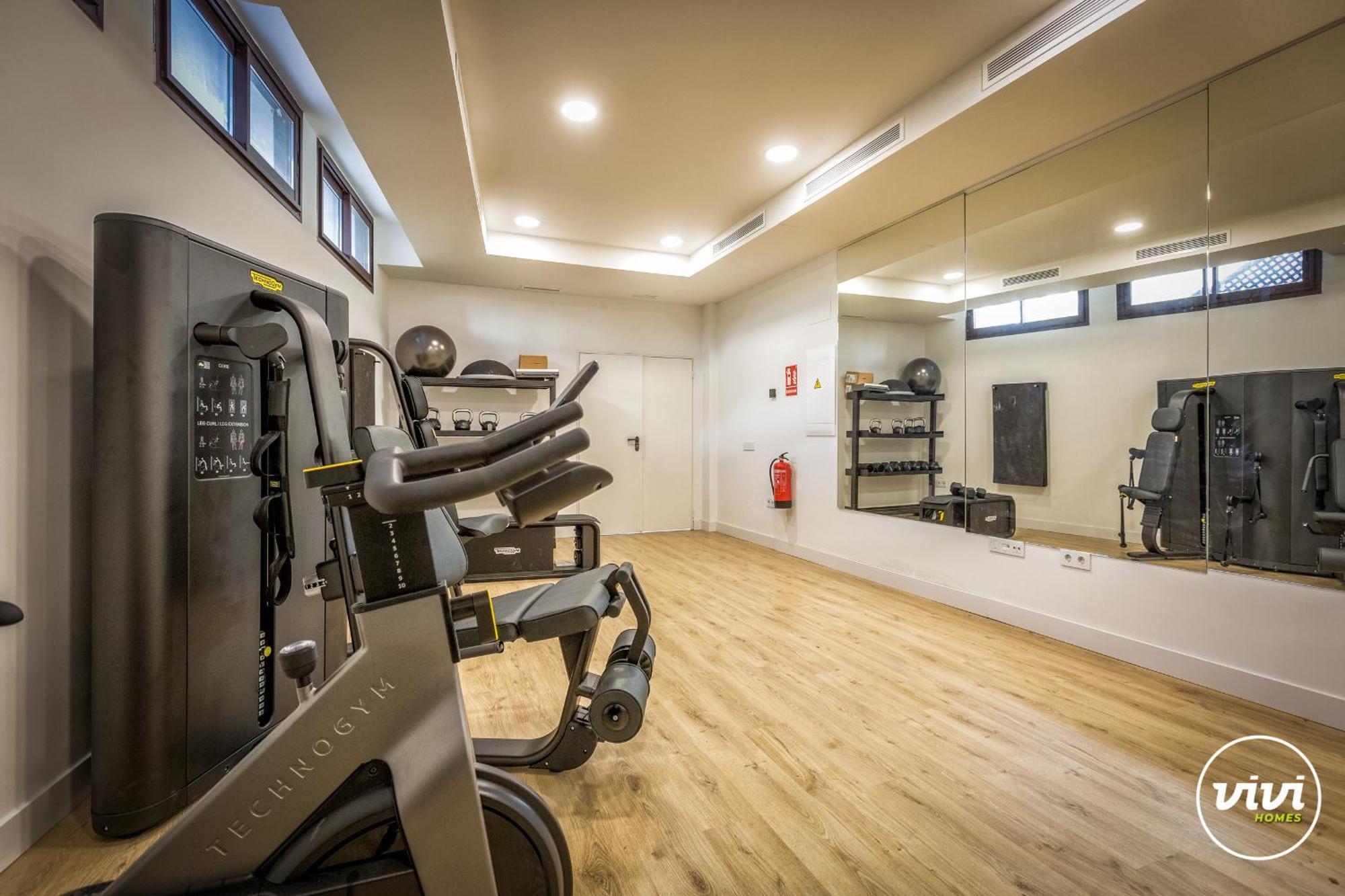 Vivi Homes - Apollo Luxury, Pool, Gym & Apartment *