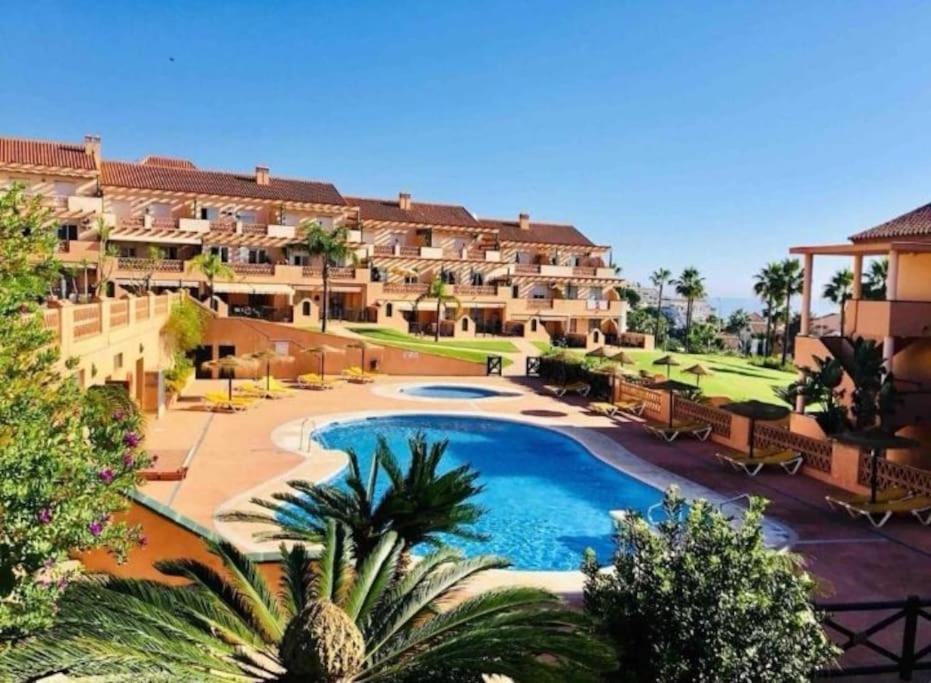 Apartment Penthouse Safari, Piscine, Terrasse Et Vue Sur Fuengirola