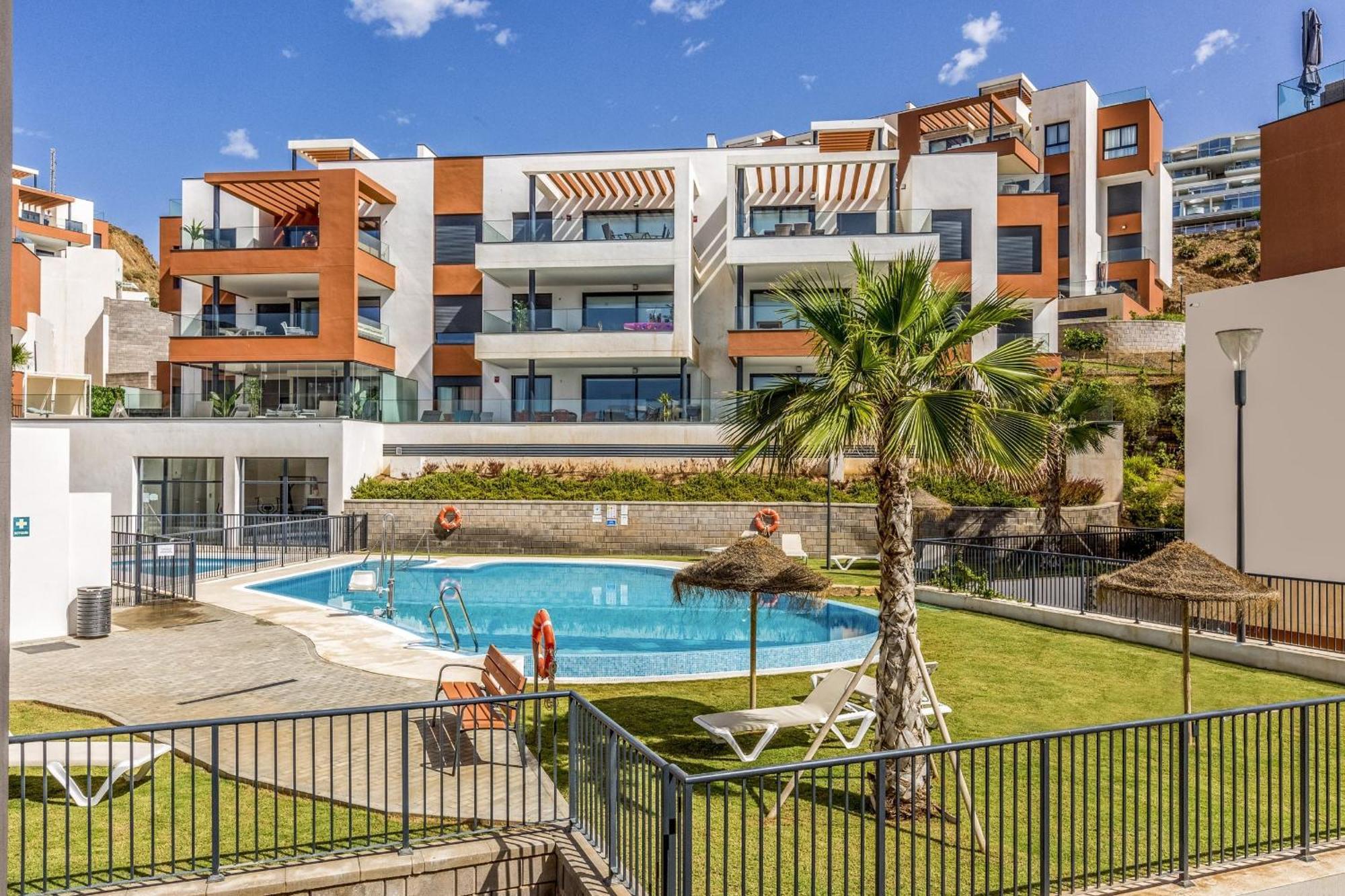 Vivi Homes - Boa Pool, Terrace & Sea View *