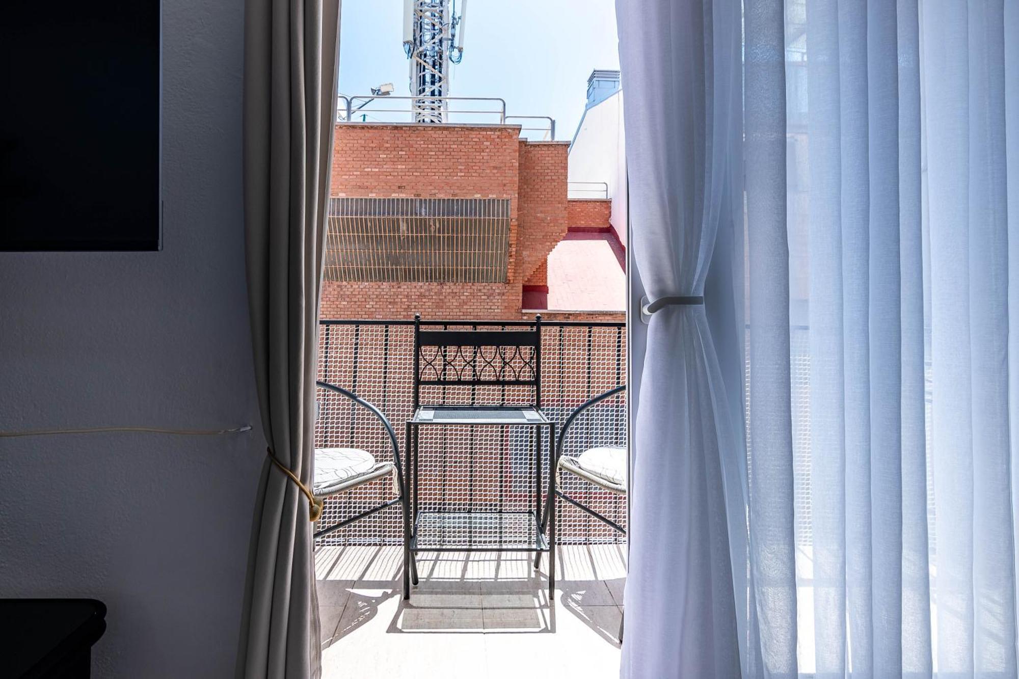 Family In The Centre Of Apartment Fuengirola