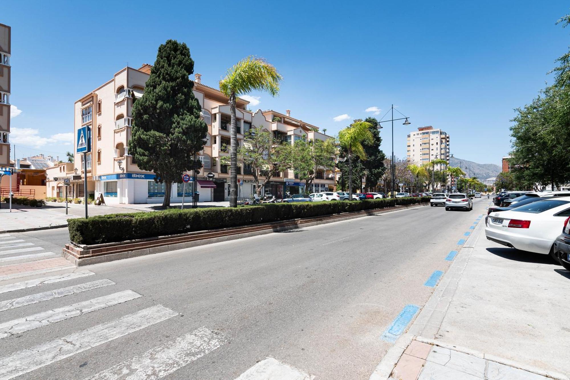Family In The Centre Of Apartment Fuengirola