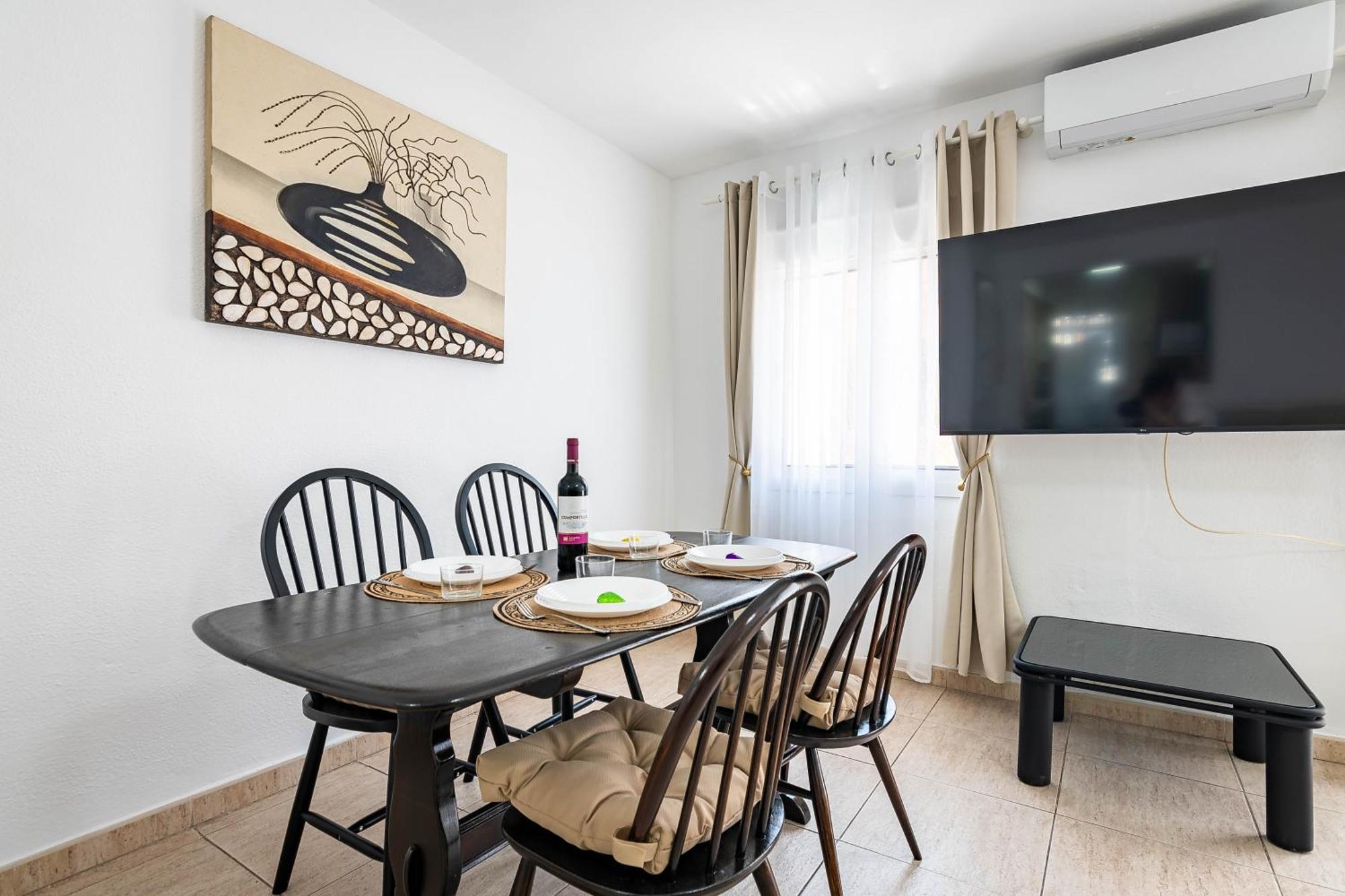 Apartment Family In The Centre Of *
