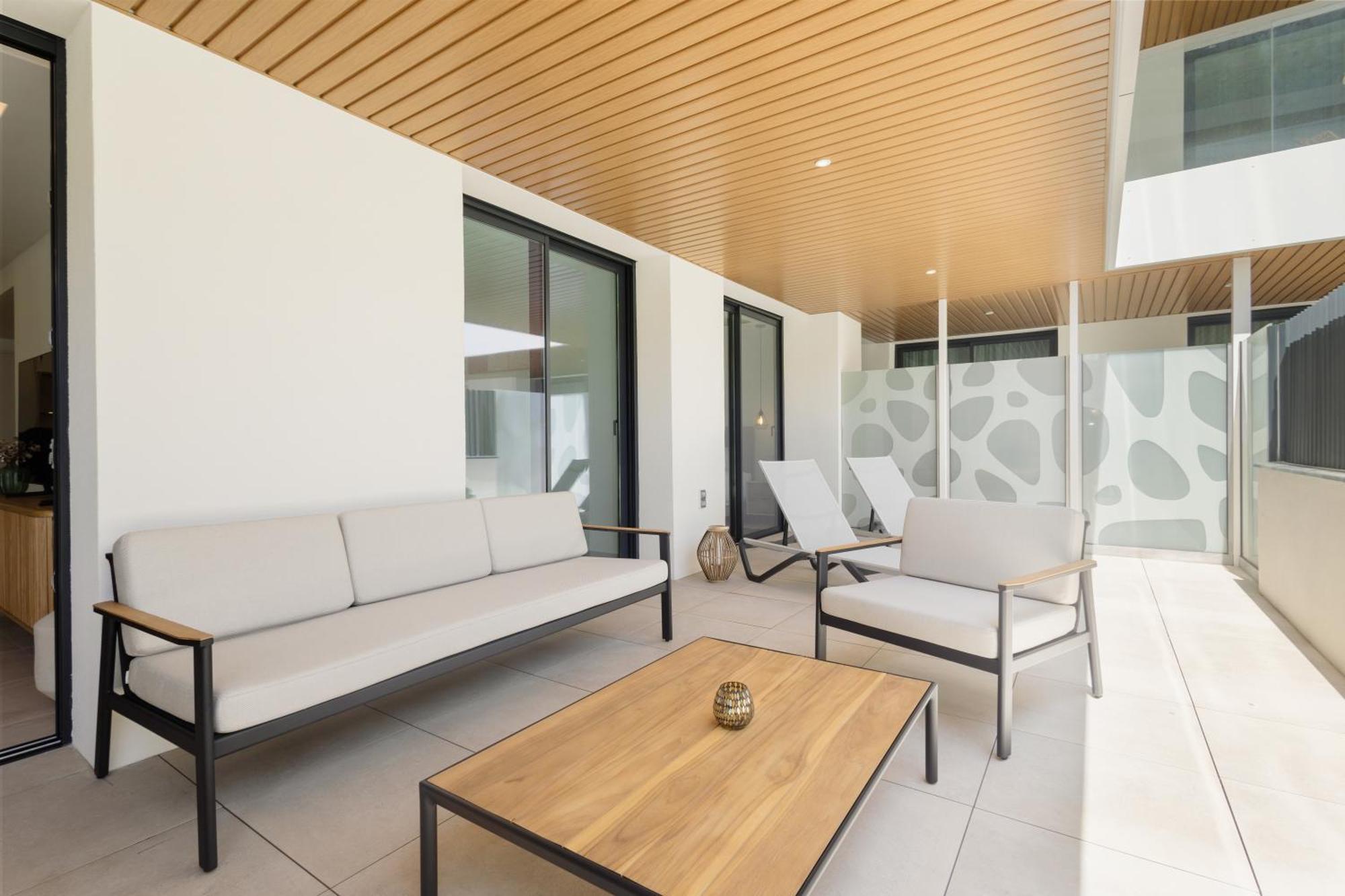 Apartment Brand-new Beachside Apartment, With Spacious Terrace And Exceptional Amenities, In Fuengirola