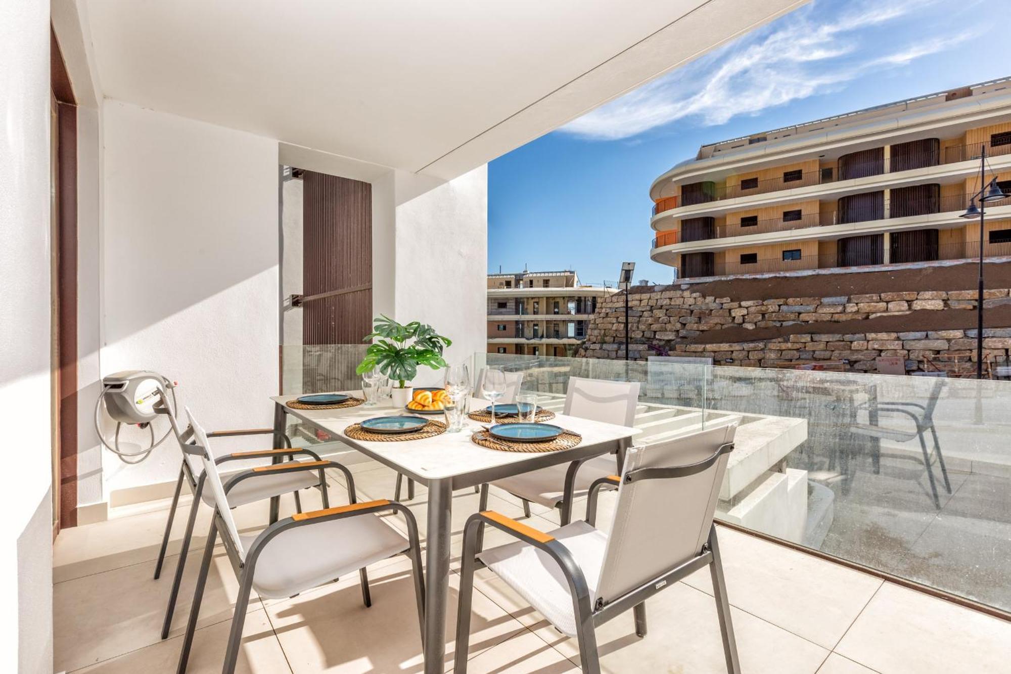 Vivi Homes - Apollo Luxury, Pool, Gym & Apartment Fuengirola