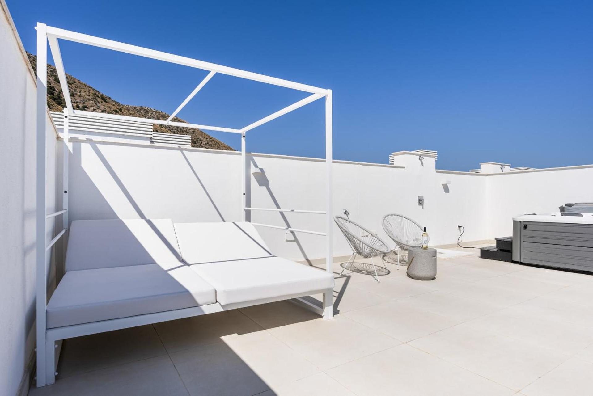 Vivi Homes - Gerrard Jacuzzi, Terrace, Pool & Sea Vew