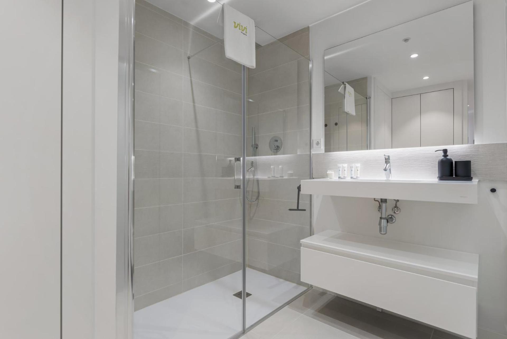 Apartment Vivi Homes - Gerrard Jacuzzi, Terrace, Pool & Sea Vew *
