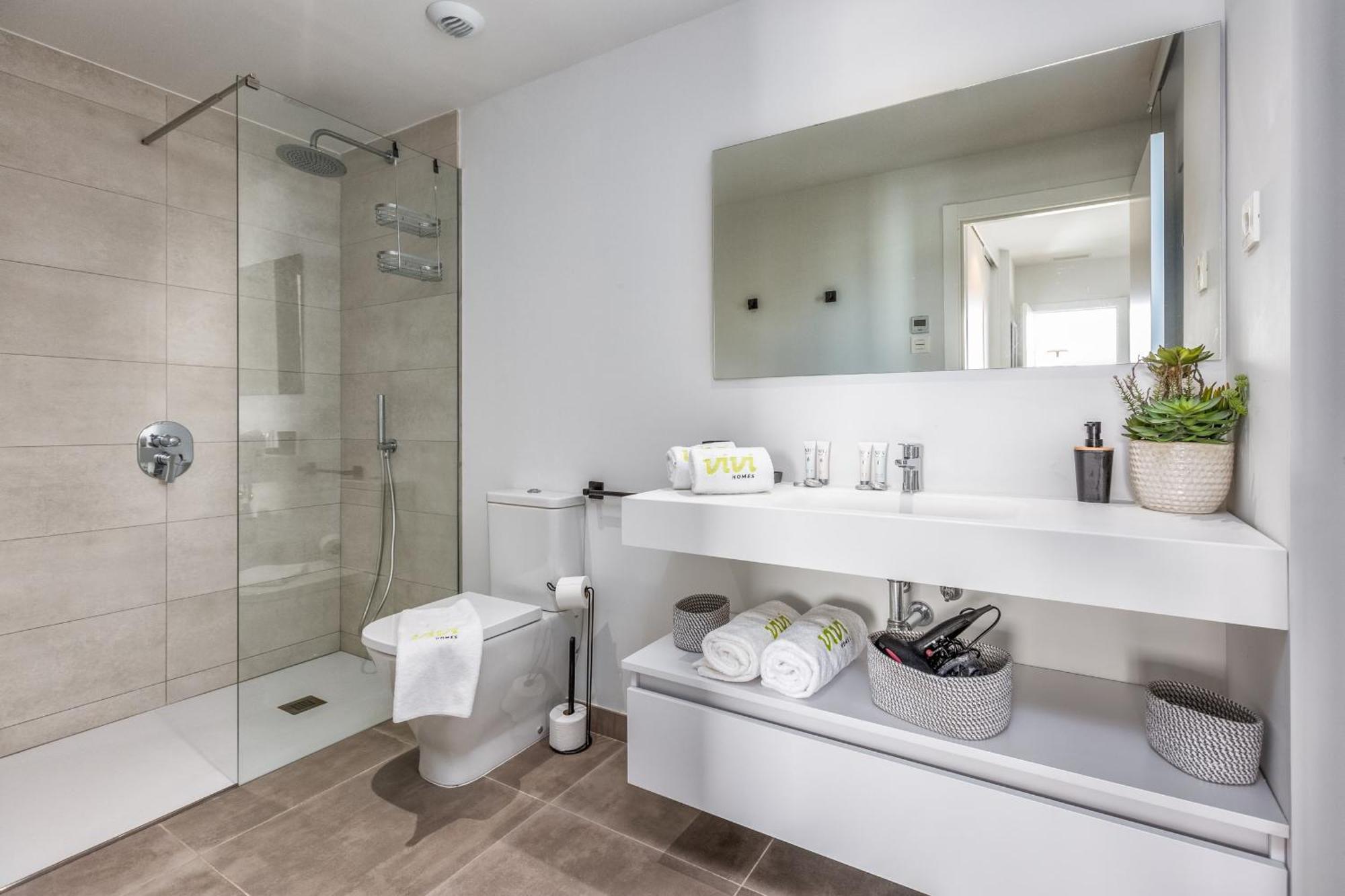 Vivi Homes - Higueron Premium Wellness, Sauna, Pool & Hot Tub