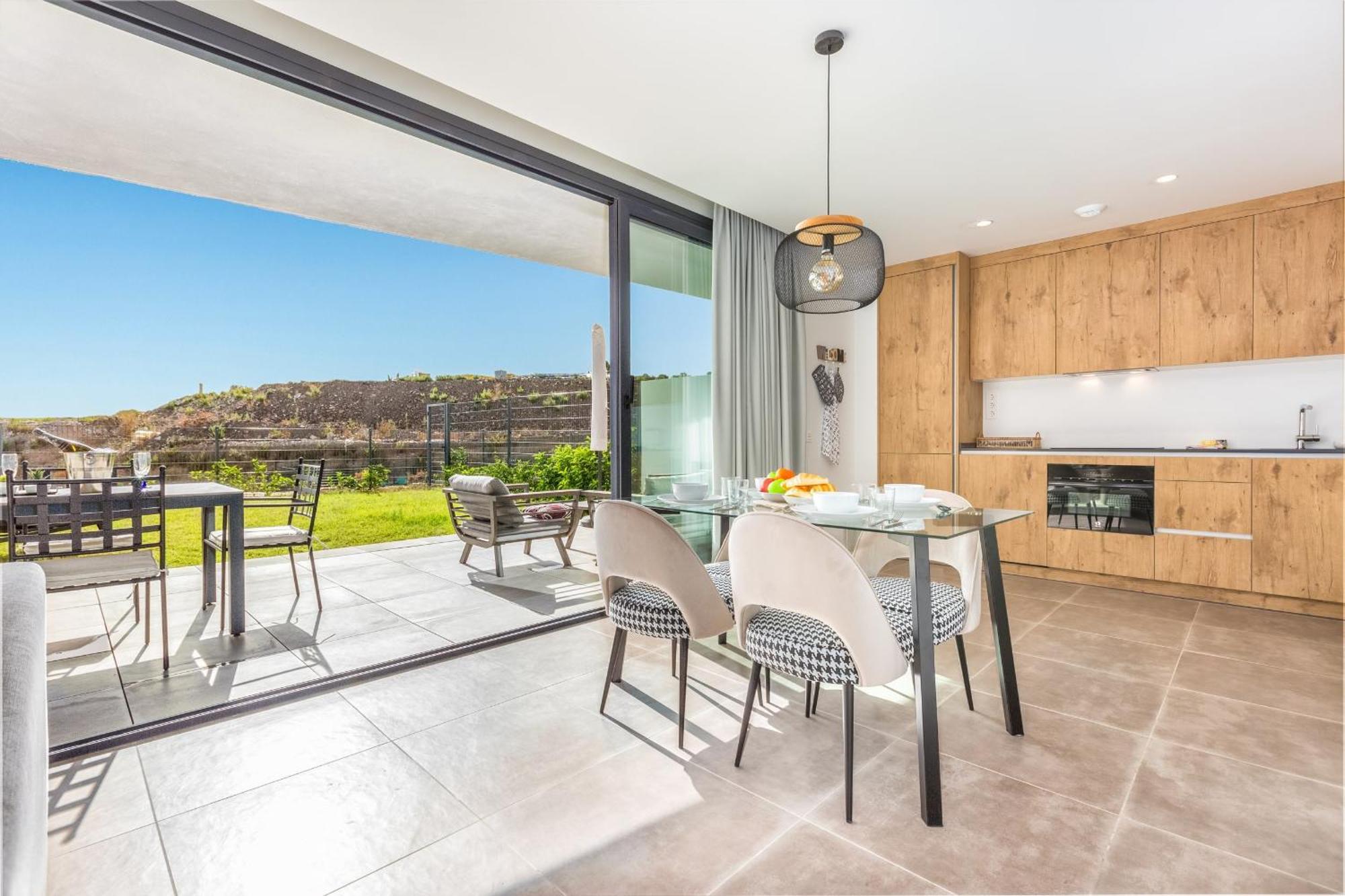 Vivi Homes - Higueron Premium Wellness, Sauna, Pool & Hot Tub