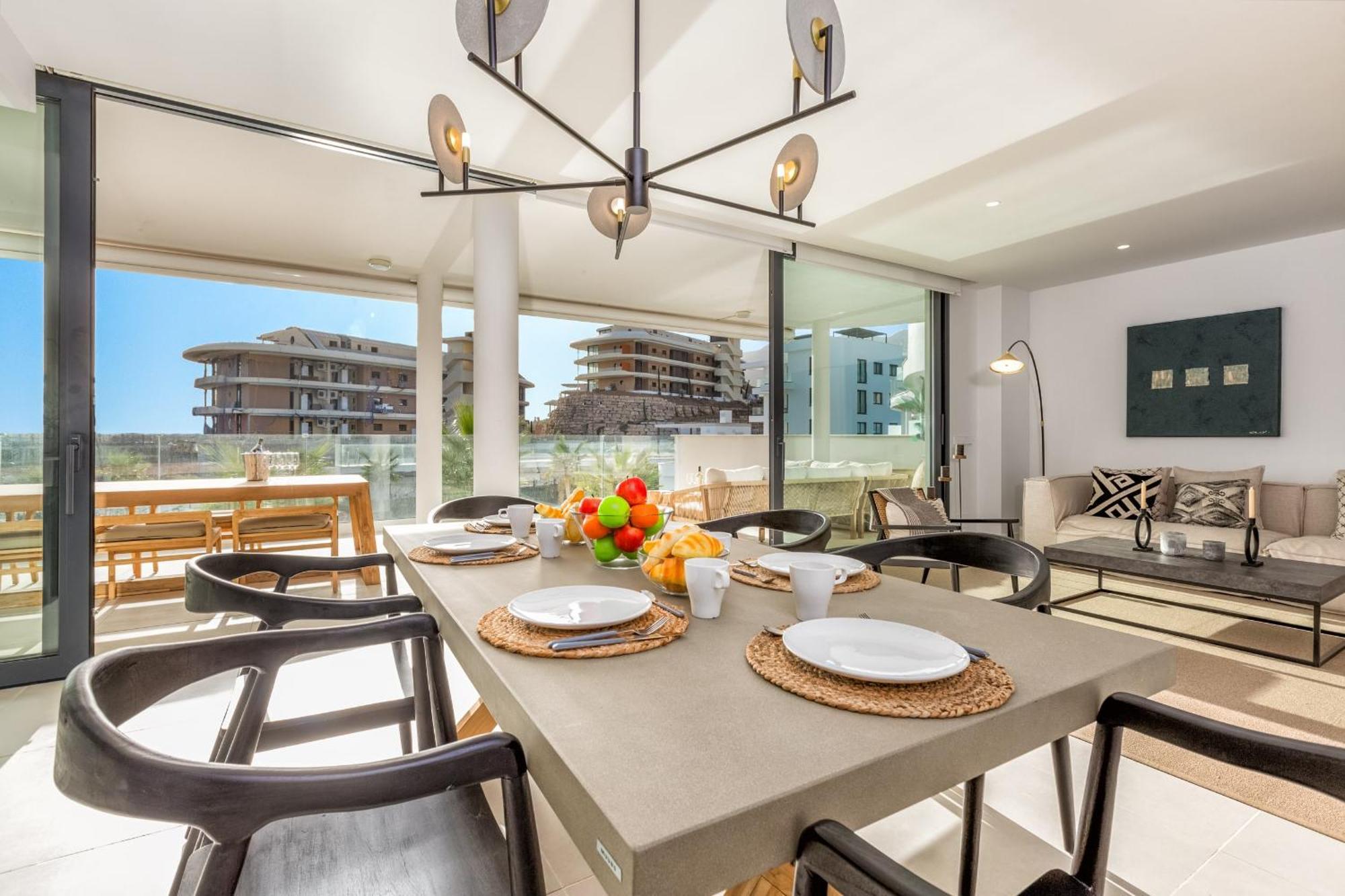 Vivi Homes - Terra Higueron Luxury, Terrace & Pool *