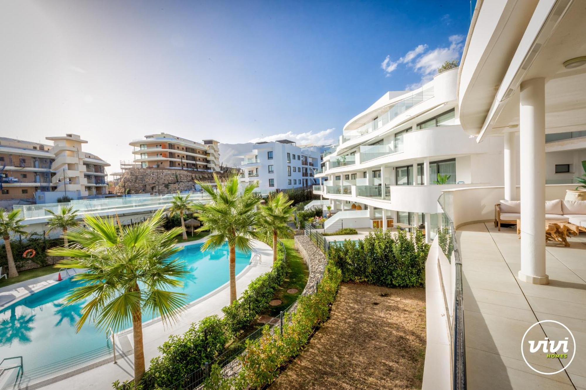 Vivi Homes - Terra Higueron Luxury, Terrace & Pool Apartamento *